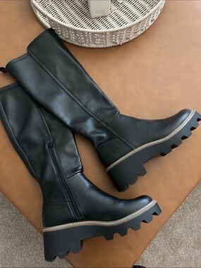 Dolce Vita Voleta Black Chunky Lug Sole Boots Sz 8